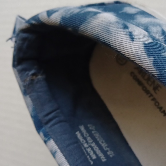 4/$30 Blue Tie-Dye Shoes - Size 10 (Women) - Run a little small - Picture 5 of 5